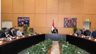 وزير الإسكان يتابع تنفيذ 26 ألف وحدة بـ سكن لكل المصريين في المدن الجديدة