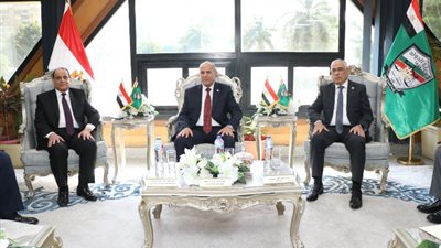 النائب العام يزور رئيس هيئة قضايا الدولة لتهنئته بمنصبه الجديد