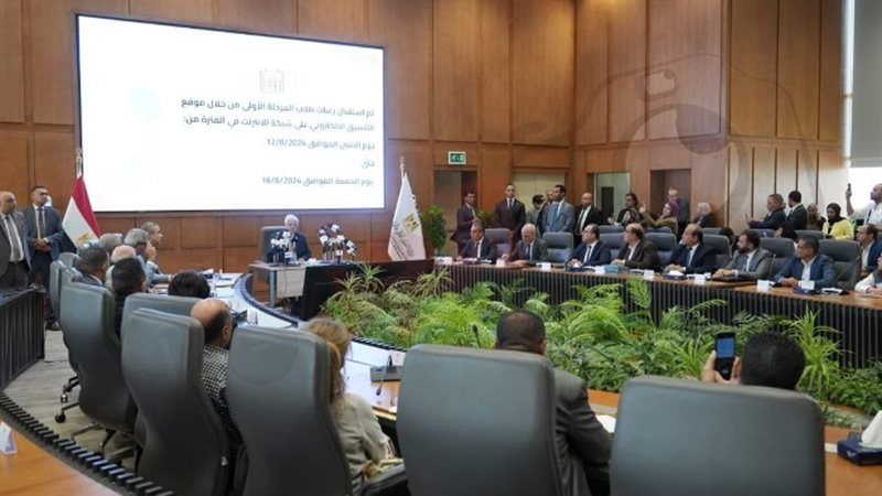 الدكتور أيمن عاشور وزير التعليم العالي والبحث العلمي