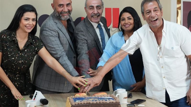 أبطال مسلسل عمر أفندي