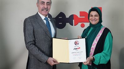 موقع «الجمهور» يُكرم الفنان محمد عبد العظيم عن دوره في مسلسل «عمر أفندي»