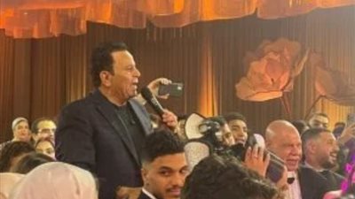 بعد تحسن صحته، محمد فؤاد يشعل حفل زفاف ابن شقيقه عبد العزيز