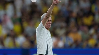 النصر السعودي يستقر على رحيل «كاسترو» ومدرب عالمي يقترب من خلافته