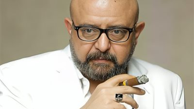 المخرج أحمد شاهين يستقبل عزاء والدته في الحامدية الشاذلية اليوم