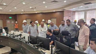 وزير الكهرباء يقوم بزيارة مفاجئة لمحطة غرب القاهرة البخارية في الجيزة