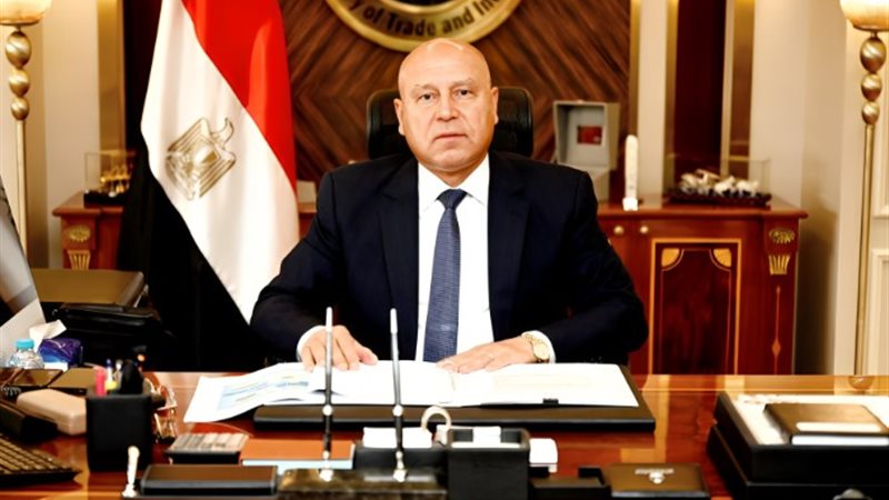 الفريق كامل الوزير وزير الصناعة والنقل