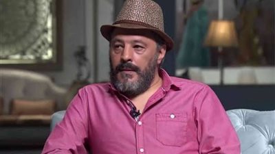 عمرو عبد الجليل لـ«الجمهور»: أنا سمسار بضاعة مشبوهة في «المستريحة»
