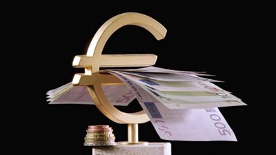 استقرار سعر اليورو أمام الجنيه ببداية تعاملات اليوم الأربعاء 18 سبتمبر