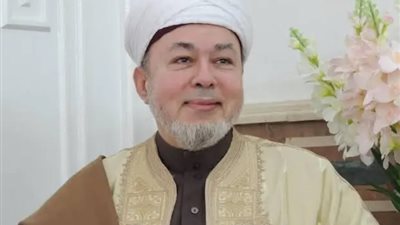 «المريدة والشيخ العاشق»، القصة الكاملة لـ صلاح التيجاني من إمبابة لروسيا