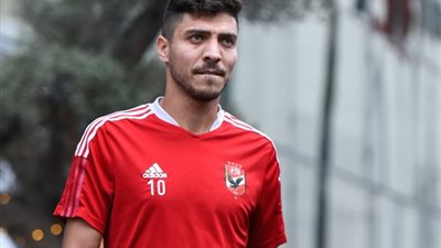 محمد شريف: نواجه تحديات في الأهلي يوميا وضغوطات الحياة لا تنتهي