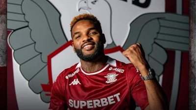 «الزمالكاوية دعو عليه» زيدان يسخر من موقف بوينديزا مع فريقه الروماني