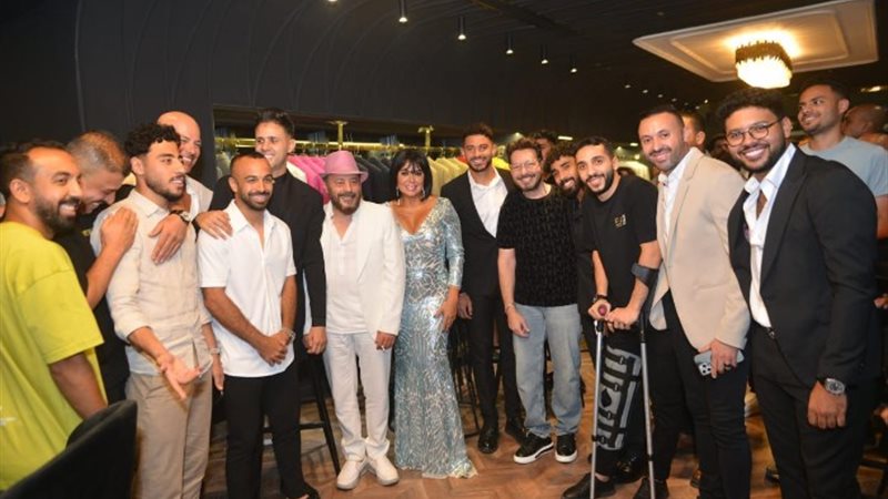 نجوم الفن والرياضة