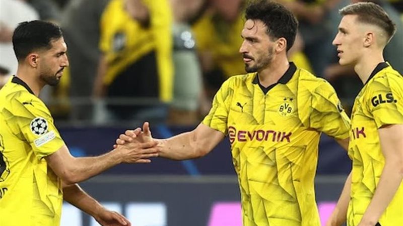 لاعبو بروسيا دورتموند