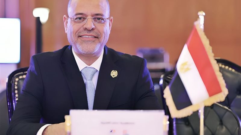 وزيرر العمل السيد محمد جبران
