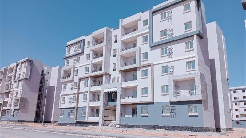 شقق الإسكان بالعاشر