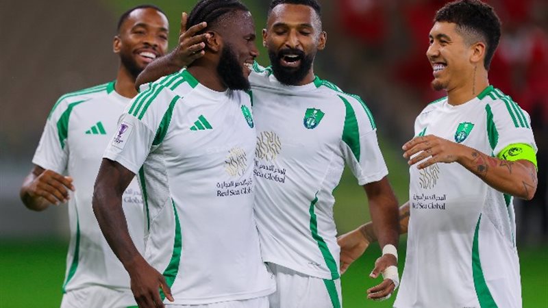 لاعبو الأهلي السعودي