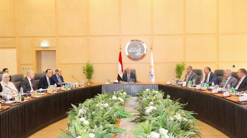 خلال الاجتماع