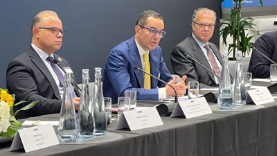 حسن الخطيب: استثمار 300 مليار دولار في البنية التحتية لتحقيق نمو اقتصادي مستدام