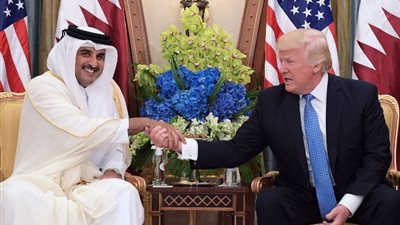 ترامب يلتقي أمير ورئيس وزراء قطر في ولاية فلوريدا الأمريكية