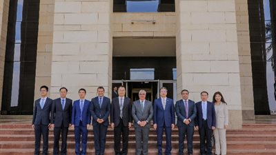 رئيس اقتصادية قناة السويس يستقبل وفدًا صينيًّا لبحث سبل التعاون
