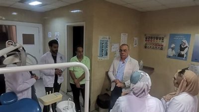 «زيارة مفاجئة» وكيل صحة بورسعيد يتفقد مركز الأسنان التخصصي ومستشفى الصدر