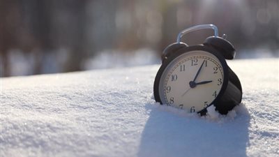 موعد تطبيق التوقيت الشتوي 2024 وكيفية ضبط الساعة