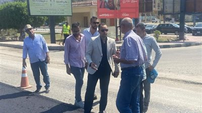 رئيس دمياط الجديدة يتفقد أعمال رفع كفاءة ومعالجة الطرق باستخدام تقنية (FDR)