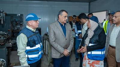 جولة مفاجئة لوزير الانتاج الحربي لمتابعة إجراءات الأمن السيبراني بمصنع 306 الحربي