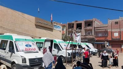 1383 مواطنا تلقوا الكشف والعلاج بالمجان في قرية الوسطاني بكفر سعد