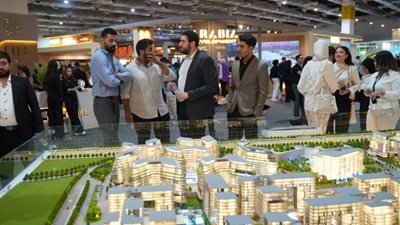 مع إجازة الموظفين، ازدحام كبير بمعرض سيتي سكيب في ثالث أيامه