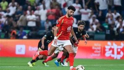 السوبر الإفريقي، وسام أبو علي يضع الأهلي في المقدمة من ركلة جزاء (فيديو)