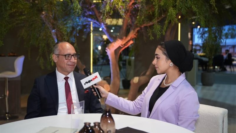 المهندس خالد السعداوي مع محررة الجمهور
