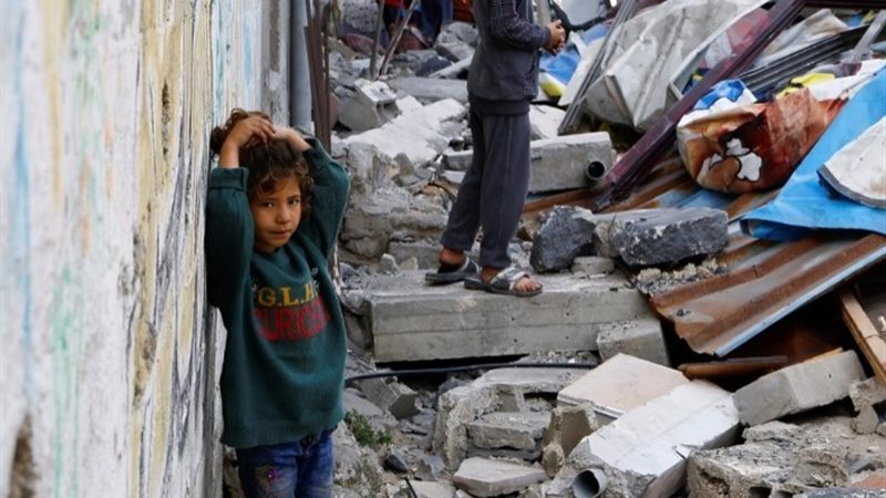 اطفال فلسطين تحت الأنقاض