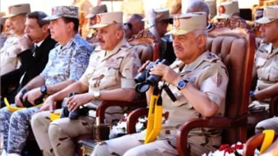 وزير الدفاع يشهد تنفيذ المرحلة الرئيسية للمشروع التكتيكي بجنود بالجيش الثالث الميداني