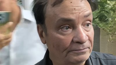 حمدي الوزير أول الحاضرين في عزاء شقيق المخرج مجدي أحمد علي