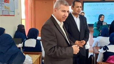 مدير تعليم دمياط يثني على مستوى مدارس الزرقا ويتفقد مدارس السرو