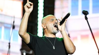 حكيم ومسار إجباري يتألقان في حفل المنيا الجديدة