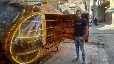 حداد بدرجة فنان، محمد علي صمم كافيه على هيئة طائرة هليكوبتر  (صور)