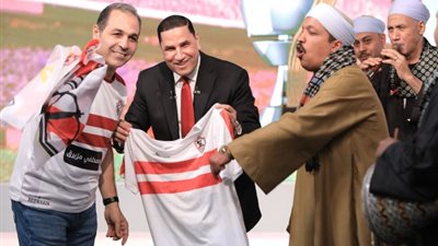 عبدالناصر زيدان يسخر من خسارة الأهلي ويحتفل بتتويج الزمالك بـ السوبر الإفريقي