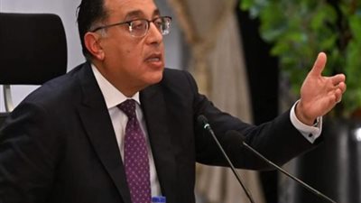 بعد قرار الحكومة بتعديل ساعات العمل، خبير يوضح الفوائد وزيادة الأجور 5%