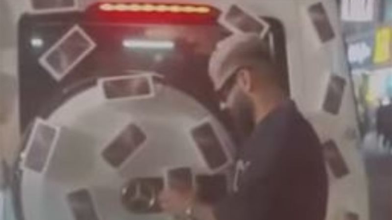 شخص عربي من الفيديو