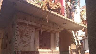 4 مصابين وانهيار سقف منزل في انفجار أسطوانة غاز بميت الخولي بالدقهلية