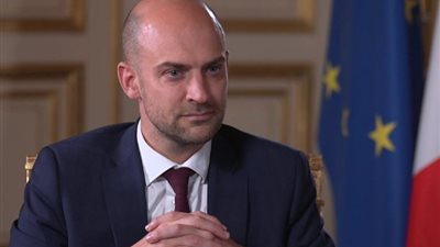 وزير الخارجية الفرنسي يقدم حزمة مساعدات لدعم لبنان