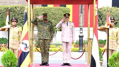 رئيس الأركان يلتقي قائد قوات الدفاع الشعبية بدولة أوغندا (فيديو)
