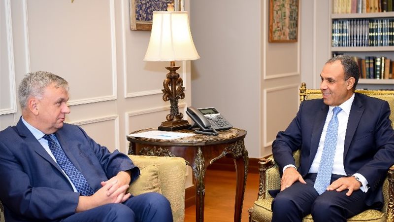 وزير الخارجية والمدير التنفيذي للغرفة الألمانية