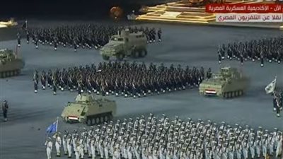 خريجو الكليات العسكرية يؤدون يمين الولاء أمام الرئيس السيسي