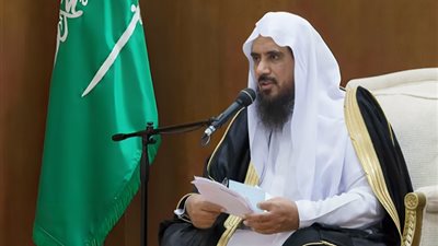 داعية سعودي يبيح شرب الكحول: القليل اليسير لا حرج فيه