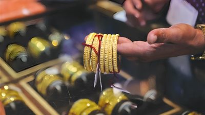 استثمر فلوسك، انخفاض سعر الجنيه الذهب اليوم في الصاغة