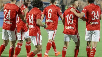 لاعب الأهلي يضغط للموافقة على رحيله قبل غلق باب القيد