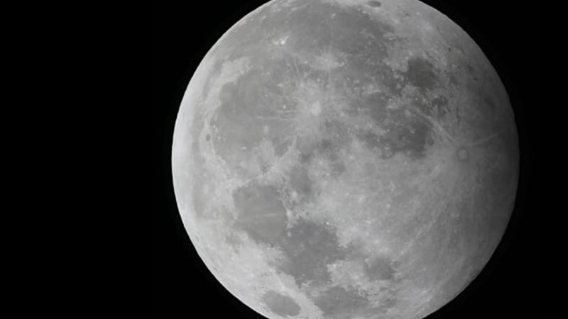 أثار فيروس كورونا بعد أن امتد للقمر